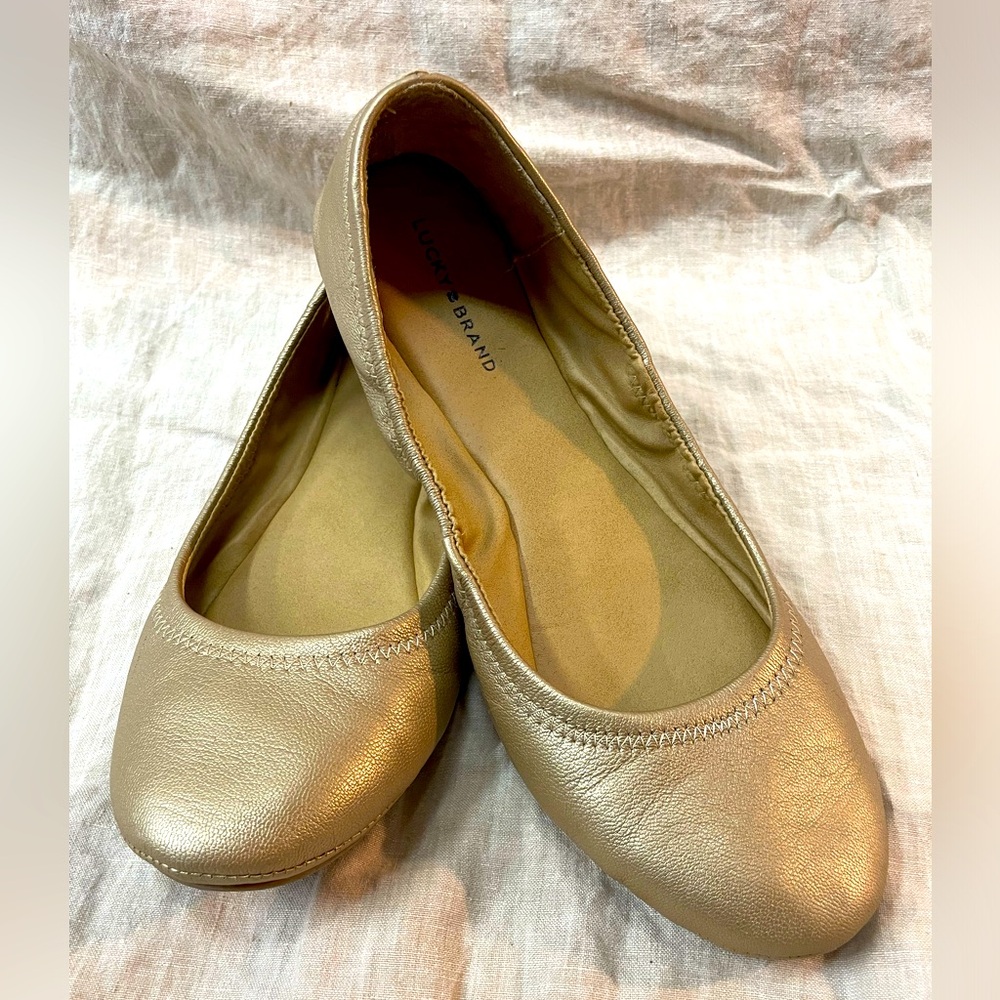 Women’s 8.5 Lucky Brand gold ballet slipper flats